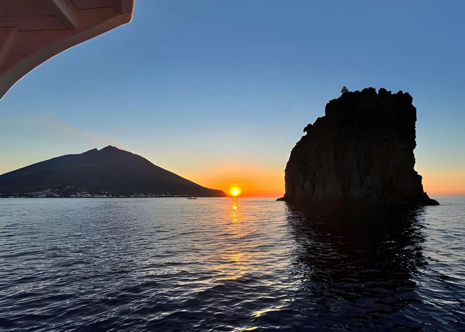 From Lipari: Panarea and Stromboli Cruise with Stops