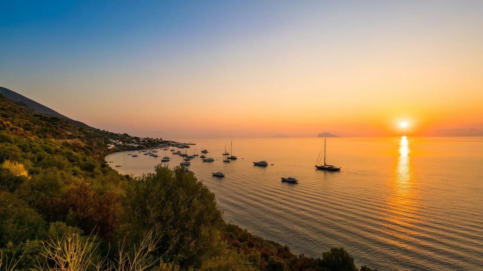 From Tropea: Lipari Panarea Stromboli Night Cruise